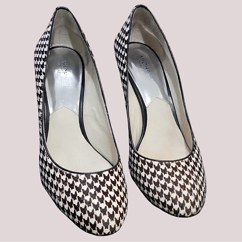 Michael Kors Houndstooth Horse Hair Pumps - Picture 3 of 8
